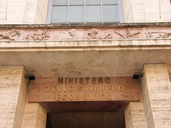 La facciata del Ministero dello Sviluppo Economico a Roma